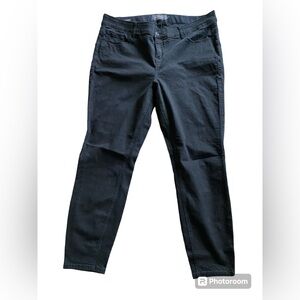 Bombshell skinny black premium jeans.